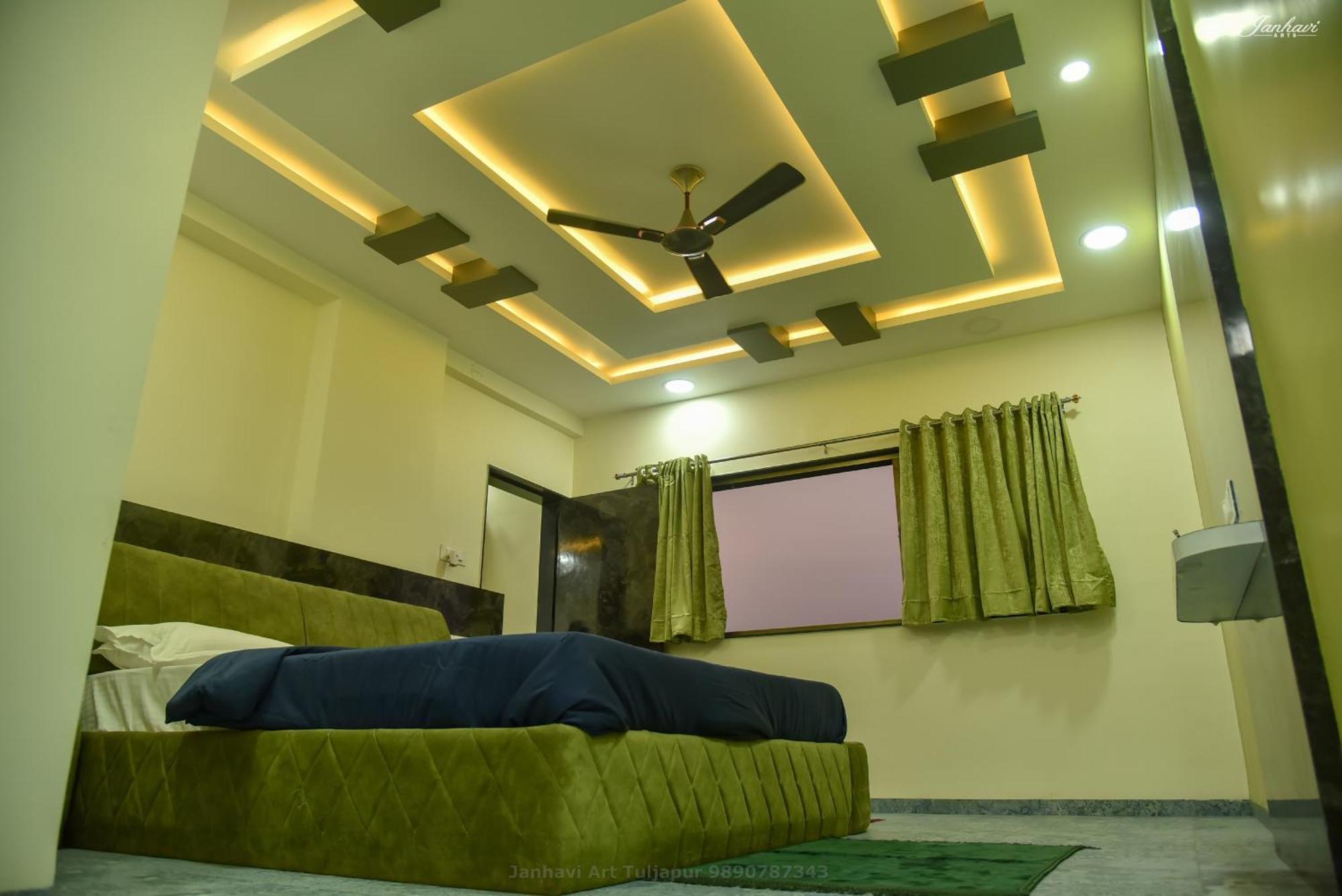 Pawan Executive Tuljapur Exteriör bild