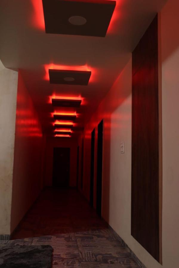 Pawan Executive Tuljapur Exteriör bild