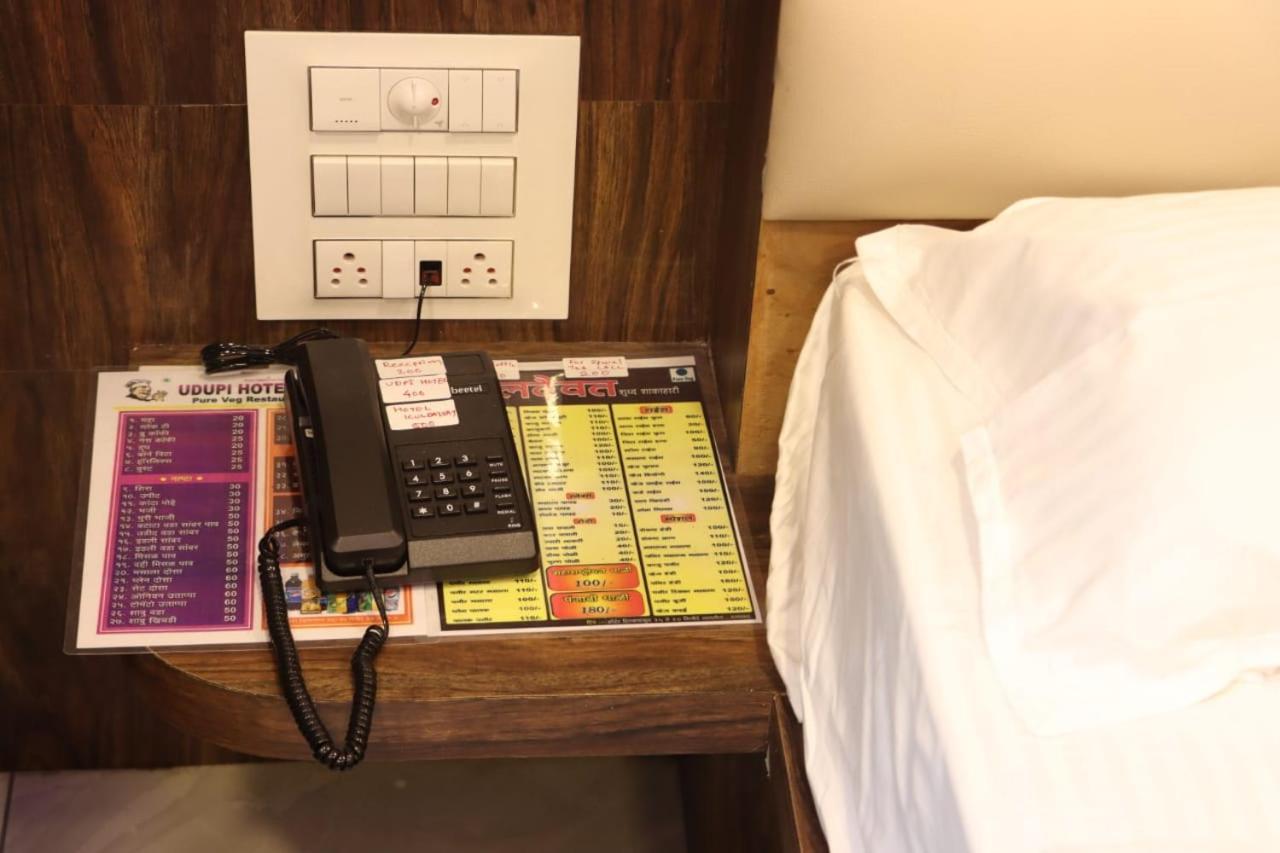 Pawan Executive Tuljapur Exteriör bild