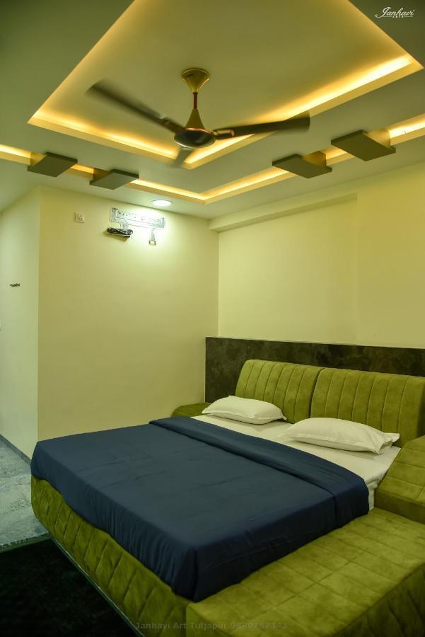 Pawan Executive Tuljapur Exteriör bild