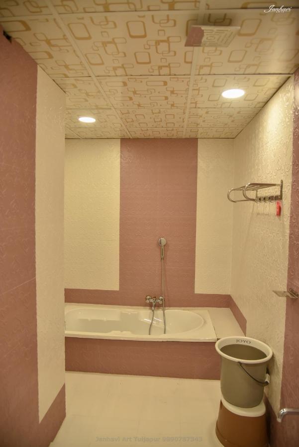 Pawan Executive Tuljapur Exteriör bild