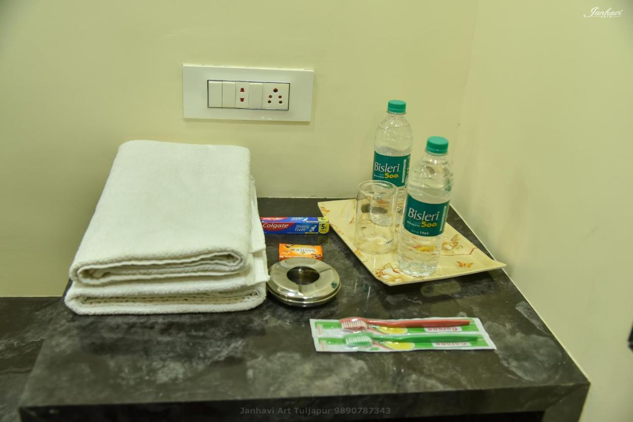 Pawan Executive Tuljapur Exteriör bild