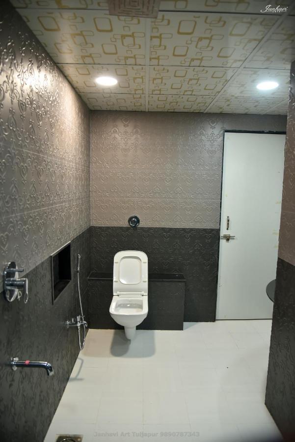 Pawan Executive Tuljapur Exteriör bild