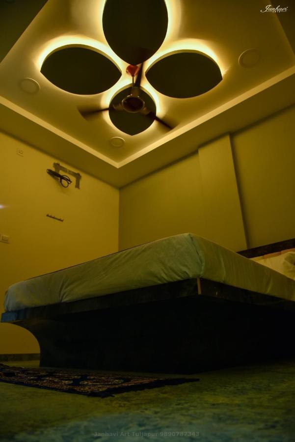 Pawan Executive Tuljapur Exteriör bild