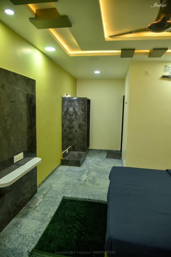 Pawan Executive Tuljapur Exteriör bild