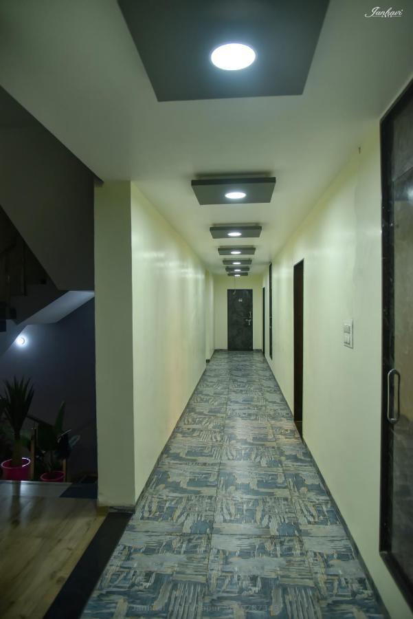 Pawan Executive Tuljapur Exteriör bild